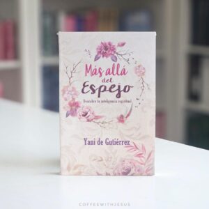 Más allá del espejo